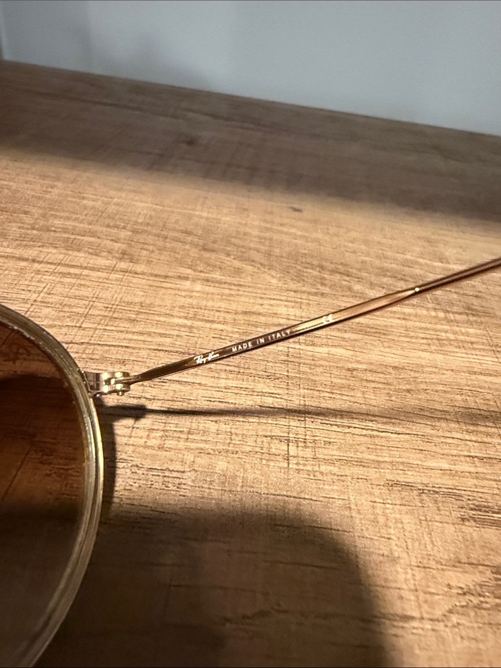 BOGO 🟢 Ray-Ban Gold Frame Sunglasses with Brown Gradient Lenses in case - Picture 6 of 7